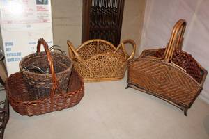 lot 333 image: Lot of (6) Woven Baskets