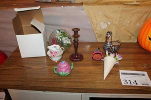 lot 314 image: Lot of (7) Table Dcor - Vase, Cups, Candles, Fish, duck, Flowers, Candleholder