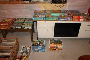 lot 401 image: Lot of (33) Jigsaw Puzzles (in original boxes)