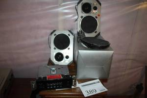 lot 389 image: AM Car Stereo, Kraco 20oz. Magnet Trimag 5-14 Round 3-way Car Stereo Speakers