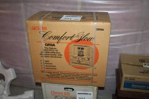 lot 391 image: Comfort Glows Deluxe Portable Reflection Kerosene Heater 10,300 BTU GR9A (in box)