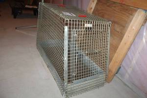 lot 370 image: Kennel-Aire Wire Pet Cage 20Wx36Dx24H