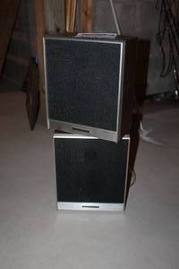 lot 363 image: Lot of (2) Panasonic Bookshelf Stereo Speakers 11Wx7Dx14H