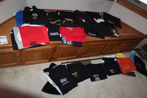 lot 409 image: Lot of (31) Rock Concert Music T-Shirts
