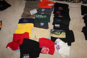lot 407 image: Lot of (24) Pop Music Concert T-Shirts
