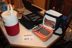 lot 404 image: Lot of (5) Food Containers - Backpack (x1), Soft Side Lunch Coolers (x3), Water Cooler (x1)