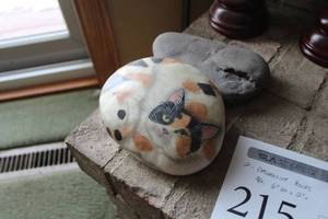 lot 215 image: Lot of (2) Decorative Rocks 6Dx2H