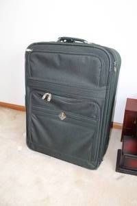 lot 256 image: Atlantic Rolling Suitcase 20Wx10Dx29H