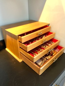 lot 22 image: 4-Drawer Dovetailed Silverware Case w2 Sets of Gold Plated Flatware