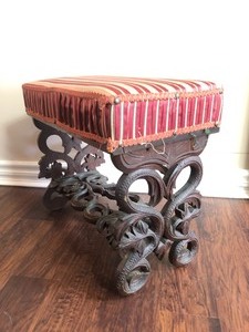 lot 46 image: Nice Vintage Hand Carved Wood Hall Bench