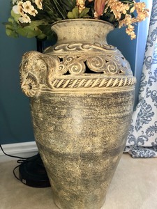 lot 58 image: LARGE Ceramic Elephant Head Floor Vase