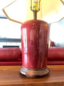 lot 64 image: Signed ETHAN ALLEN Oxblood Color Oriental Style Ceramic Table Lamp