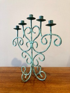lot 71 image: Scrolled Metal 5-Light Candle Stand
