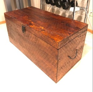 lot 7 image: Very Nice Grain-Painted Wood Blanket Chest 