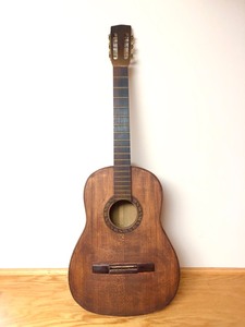 lot 18 image: Early antique Acoustic Guitar wCase (AS IS)