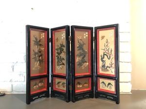 lot 3 image: Small Vintage 4-Panel Oriental Double Sided Table Screen