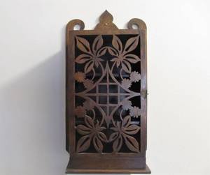 lot 84 image: Small Vintage Pierced Wood Wall Cabinet