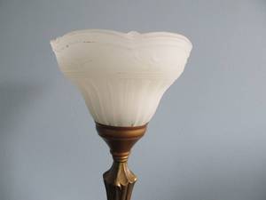 lot 120 image: Brass Torchiere Style Table Lamp