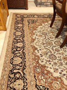 lot 128 image: Nice Large Thick Oriental Area Rug