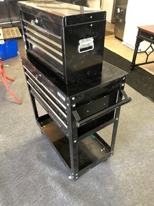 lot 143 image: US General 2-Section Rolling Tool Chest