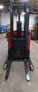lot 5 image: Raymond EASI R30TT Reach Forklift