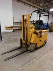 lot 6 image: 3000lb Allis Chalmers Electric Forklift