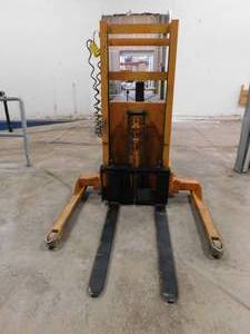 lot 8 image: Rol-Lift Stacker