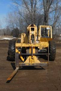lot 9 image: 2004 Pettibone 8044 Telehandler