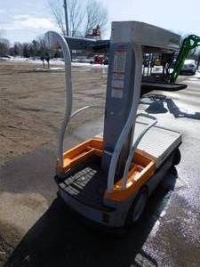 lot 16 image: Crown Wave 50-118 Personal Man Lift