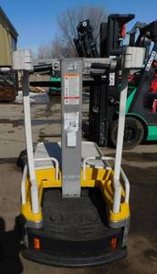 lot 17 image: Crown Wave 50-84 Personal Man Lift