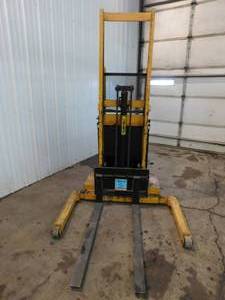 lot 22 image: Big Joe 1518-A06 Manual Push Stacker