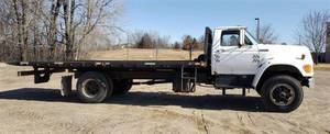 lot 6 image: 1996 Ford F700 Medium Duty Truck with Roll Back Deck
