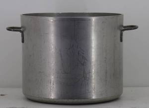 lot 15 image: 11qt Aluminum Pot