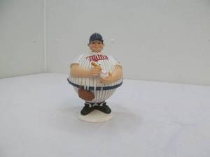 lot 12 image: Dept. 56 MN Twins candy dish