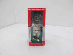lot 107 image: Kirby Pocket bobble head