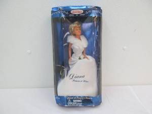lot 129 image: Diana collectors doll