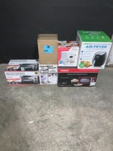LOT WITH INDOOR Kitchen appliances comes in not used and open box conditions see pics