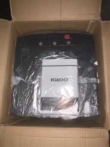 IGLOO 3 OR 5 GAL. WATER COOLER IN BLACK SEE PICS