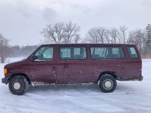 lot 2 image: 2003 Ford E-350 Super Duty - 2 OWNER - 80,862 Miles
