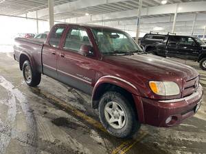 lot 9 image: 2003 Toyota Tundra Limited V8 4x4