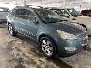 lot 11 image: 2009 Chevrolet Traverse LTZ AWD