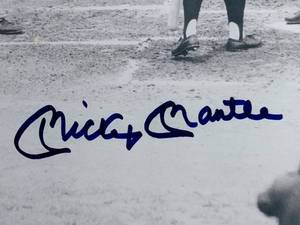 lot 6A image: Mickey Mantle Hand-signed 8x0 Black & White Framed Photo