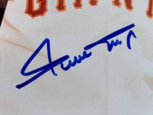 lot 6C image: Willie Mays Hand-signed 8x10 Color Photo Beckett COA