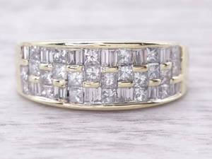 Dazzling 1.80 Carat Princess and Baguette Cut Diamond Estate Ring in 14k Yellow Gold $4775 Retail