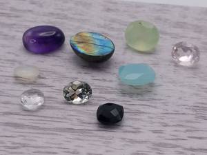 35 Carats Loose Gemstones Opal, Topaz, Labradorite, Amethyst, etc.
