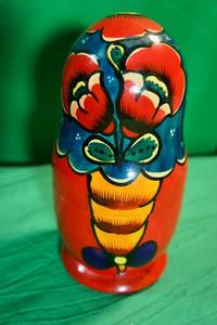 Russian Matryoshka Hand Painted Nesting Dolls Set of 7 Dolls