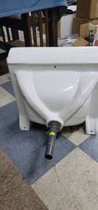 Vintage Farmhouse Style Apron Front Porcelain Bathroom Sink