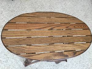 lot 242 image: Log Accentuation Table