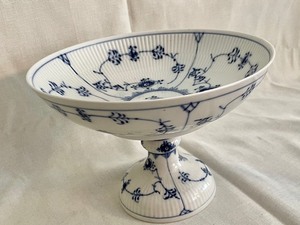 lot 138 image: Royal Copenhagen Compote (Blue Fluted)