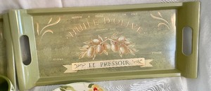 lot 148 image: Colorful Kitchen Goodies